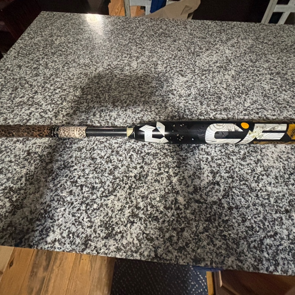 DeMarini CF Softball bat 33 drop 10
